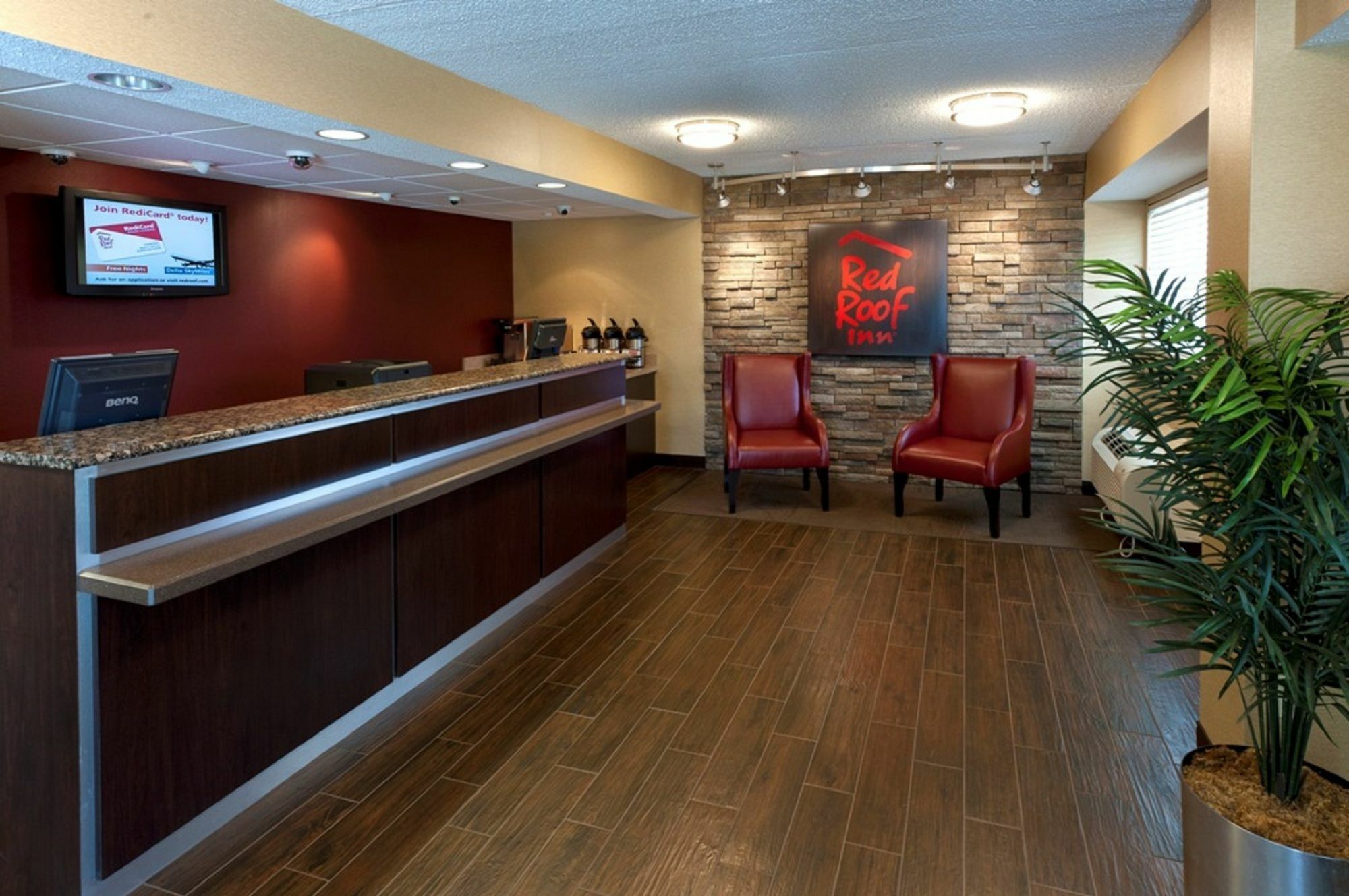 Red Roof Inn Fairmont Bagian luar foto